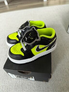 Jordan 1 Low (DX6668-701)  Kids Neon Yellow and Black Sneakers with Cat Patch